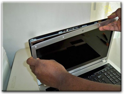 Замена экрана ноутбука Samsung в Курчатове